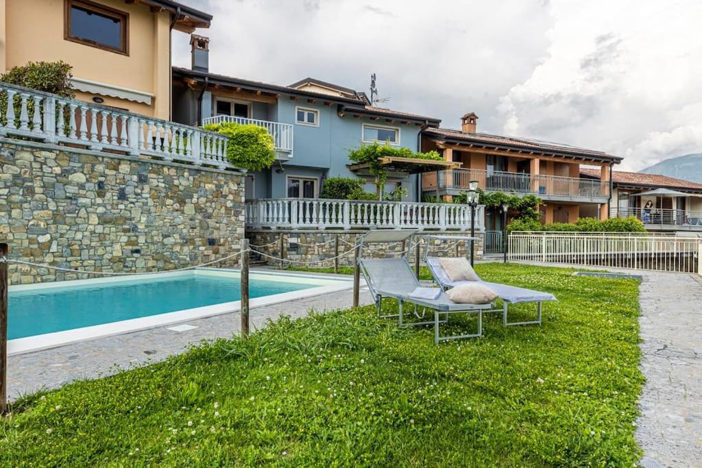 La Dolce Vita - Vista Lago E Piscina Parzanica Eksteriør billede