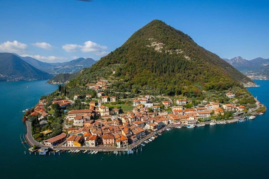 La Dolce Vita - Vista Lago E Piscina Parzanica Eksteriør billede